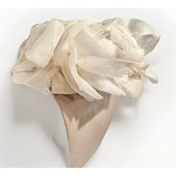 Vintage 1960s Union Made Cream Pillbox Hat Floral Petal Cocktail Church Derby - Picture 3 of 13